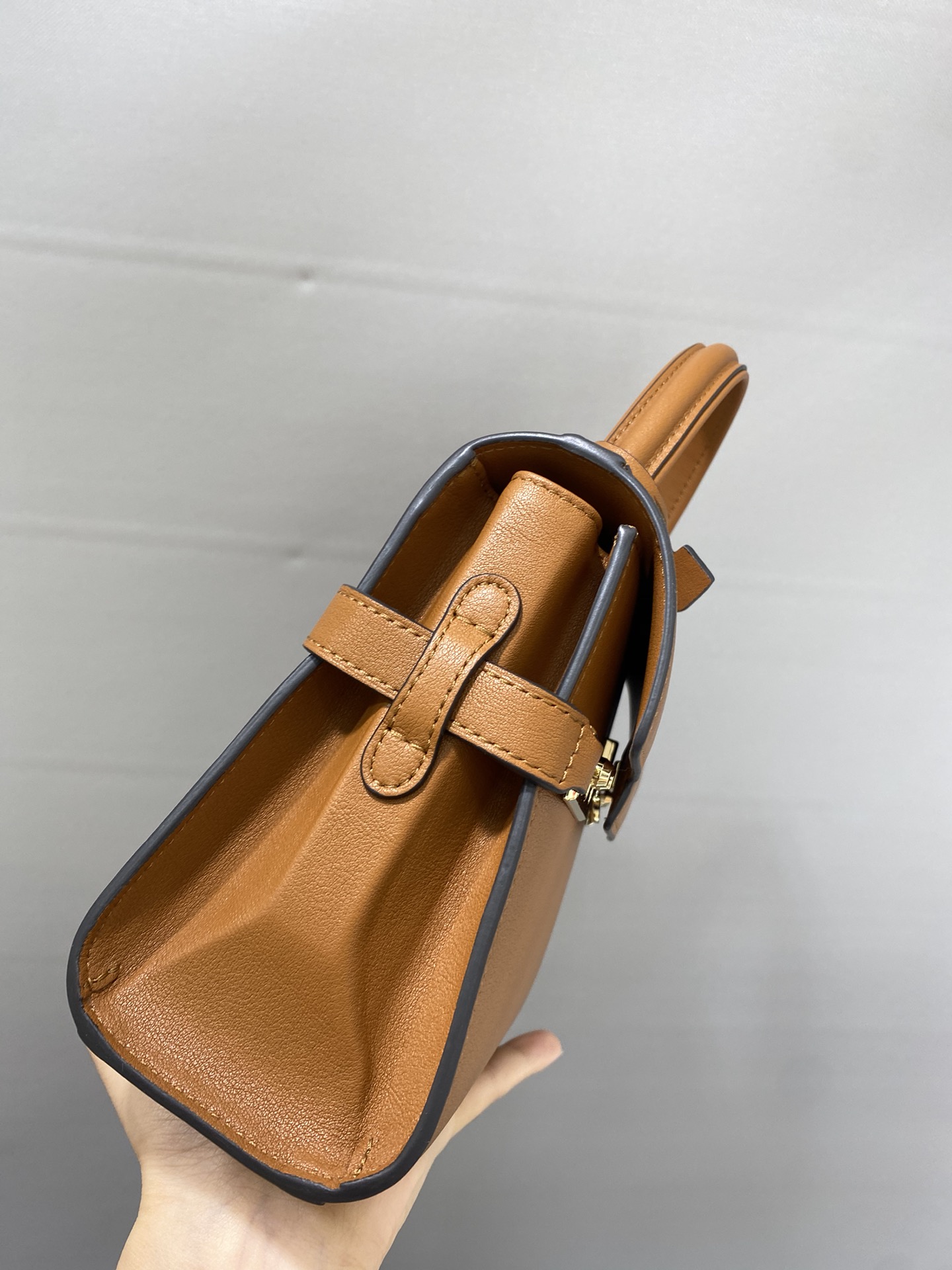 델보 톰페트 MM 샤리오뜨백